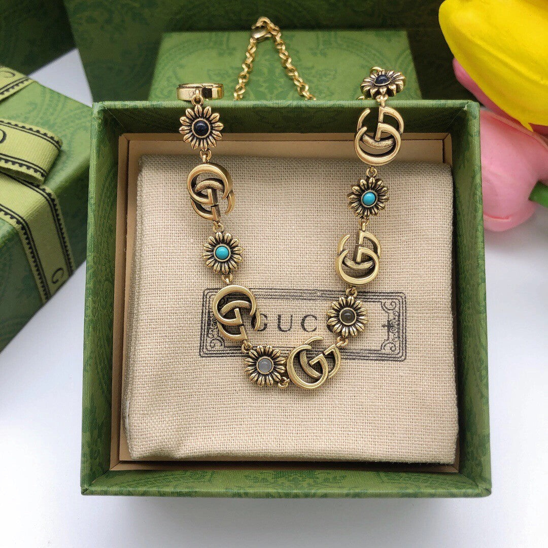 Luxury Fashion  Flower Necklace