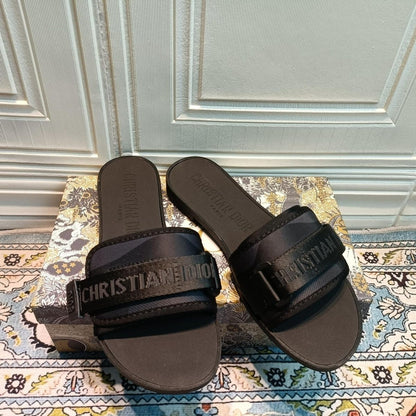 Velcro Embossed Flat Slippers